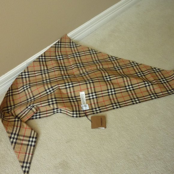 Burberry Reverse Check Cotton Bandana Scarf (Beige) NEW WITH TAGS - Picture 1 of 9
